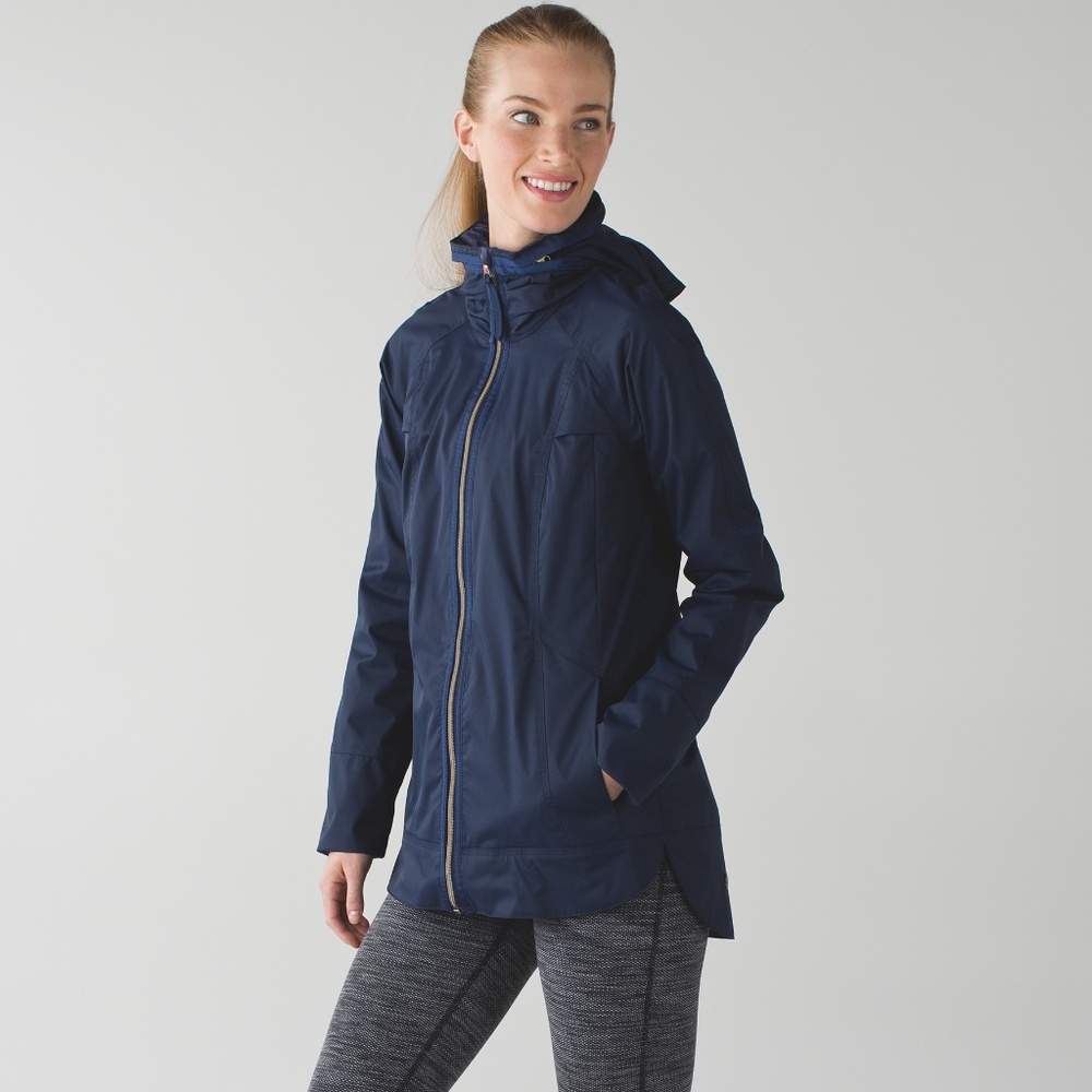 Lululemon Fo Drizzle Rain Jacket - Deep Navy